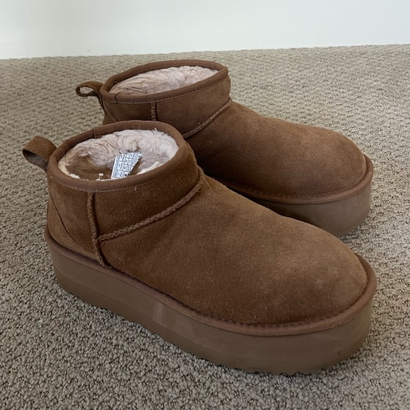 UGG Shoes - UGG Platform Ultra Mini size 9